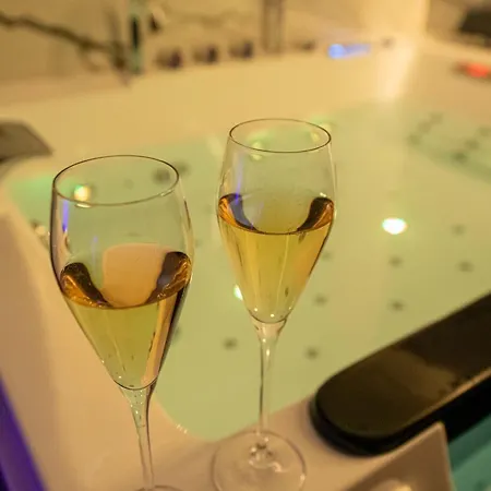 91 Avec Jacuzzi Privatif 30 Min De Paris Pour Nuit Insolite Apartment *